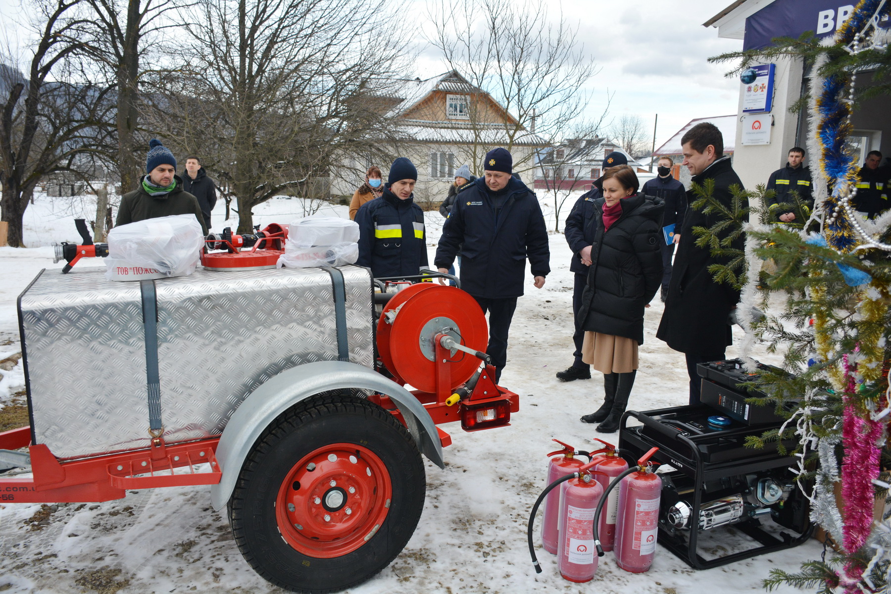 Ochotniczej straży pożarnej w Prokurawie przekazano współczesny sprzęt przeciwpożarowy